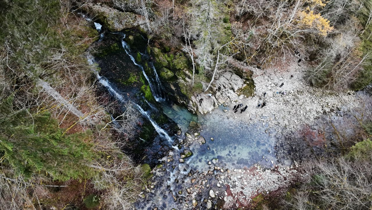 Sortie à la cascade et à la grotte du Pissieu