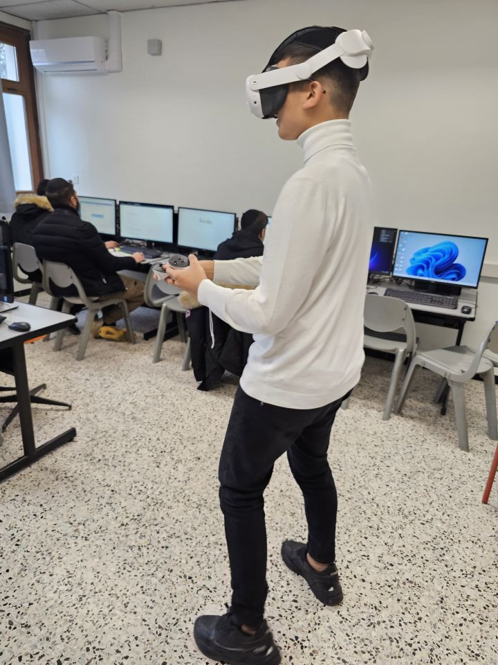 Découverte de la réalité virtuelle et de la réalité mixte en classe de 2de pendant le cours de SNT